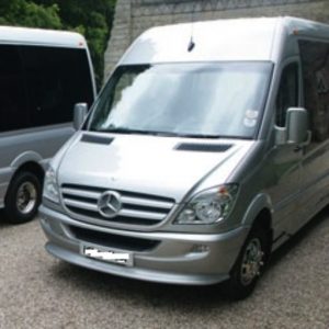 minibus Manchester Bowden